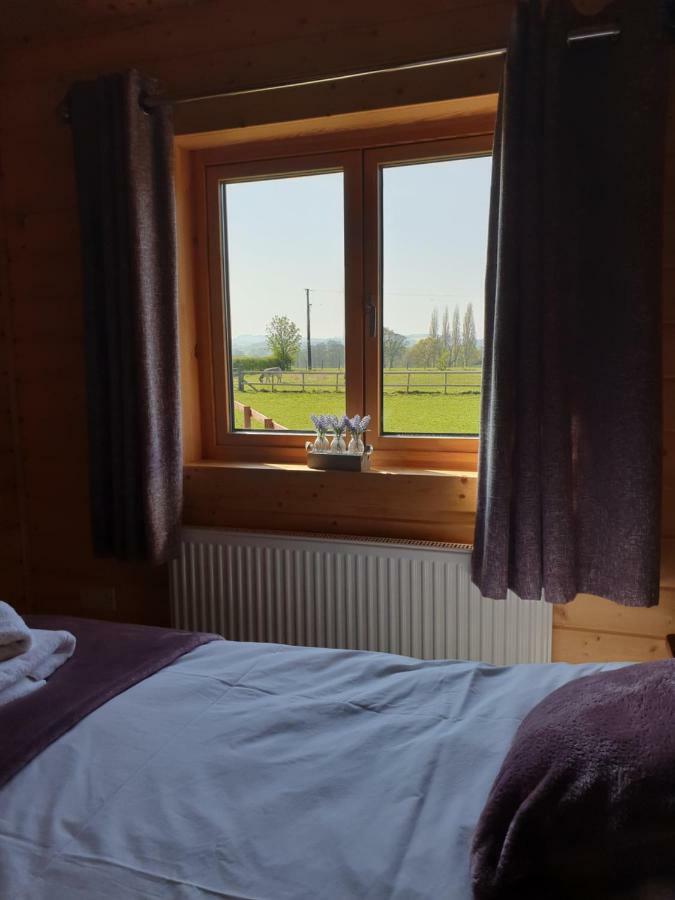 Ruth's Retreat Country Retreat With Private Hot Tub * Shrewsbury
